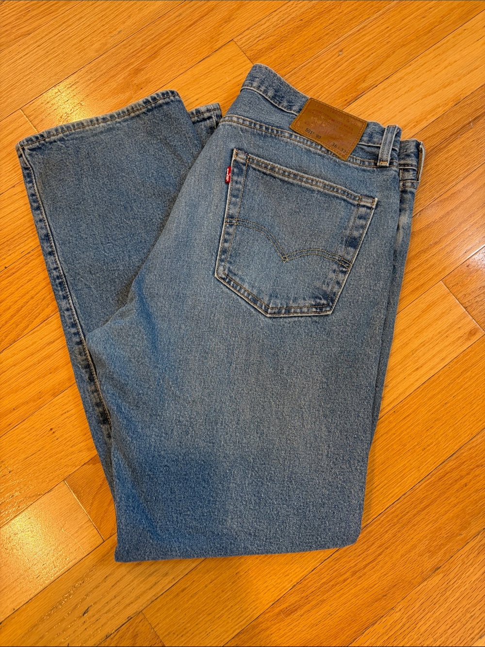Levi's Men's Light Blue Straight Jeans 501